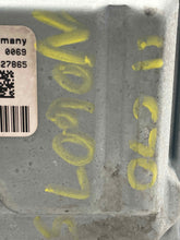 Load image into Gallery viewer, ECU ECM COMPUTER Volvo C30 V40 V70 2006 06 2007 07 08 - NW63196