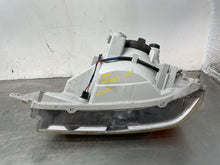 Load image into Gallery viewer, HEADLIGHT LAMP ASSEMBLY Suzuki Vitara Vitara XL-7 04 05 06 Right - NW351443