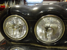 Load image into Gallery viewer, HEADLIGHT LAMP ASSEMBLY Vanden Pl XJ8 XJ8L XJR 1998-2003 Right - NW103026