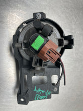 Load image into Gallery viewer, Fog Light Mazda 6 mpv 5 04 05 06 - 10 Left - NW378195