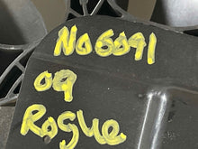 Load image into Gallery viewer, RADIATOR FAN ASSEMBLY Nissan Rogue 2008 08 2009 09 - NW63891
