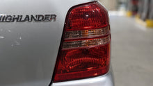 Load image into Gallery viewer, TAIL LIGHT LAMP ASSEMBLY Highlander 2001 01 2002 02 2003 03 Right - NW378944