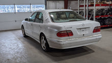 Load image into Gallery viewer, CARRIER ASSEMBLY E430 2000 00 01 02 Rear - NW379148