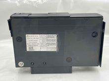 Load image into Gallery viewer, REMOTE CD CHANGER C230 C240 C280 C32 C320 C350 C55 CL500 CL55 03-07 - NW139136