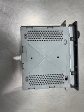 Load image into Gallery viewer, Radio SILVERADO 3500 PICKUP 2004 - NW387431