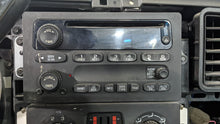 Load image into Gallery viewer, Radio SILVERADO 3500 PICKUP 2004 - NW387431