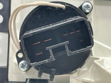 Load image into Gallery viewer, Temperature Controls Toyota Camry 2001 - NW385359