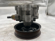 Load image into Gallery viewer, POWER STEERING PUMP Tacoma 2005 05 2006 06 07 08 09 - NW164152
