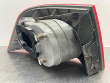Load image into Gallery viewer, OUTER TAIL LIGHT LAMP Volkswagen Phaeton 2004 04 2005 05 Right - NW389711