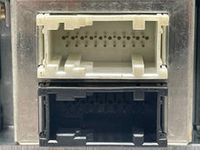 Load image into Gallery viewer, Navigation Unit Volkswagen Phaeton 2004 04 - NW467833