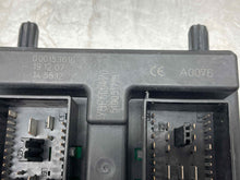 Load image into Gallery viewer, FUSE BOX LR3 Range Rover Sport 2007 07 2008 08 2009 09 - NW500527