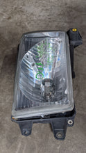Load image into Gallery viewer, HEADLIGHT LAMP ASSEMBLY Toyota 4 Runner 99 00 01 02 Right - NW385499