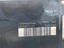 Load image into Gallery viewer, FUEL PUMP CONTROL MODULE COMPUTER LR2 08 09 10 11 12 - NW391359