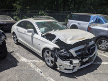 Load image into Gallery viewer, CARRIER ASSEMBLY E250 Van CLS400 CLS550 CLS63 E250D E300 10-18 AWD - NW313523