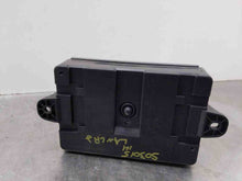 Load image into Gallery viewer, BODY CONTROL MODULE COMPUTER LR2 Range Rover Sport 2010-2015 - NW393765