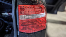 Load image into Gallery viewer, TAIL LIGHT LAMP ASSEMBLY Cayenne 2008 08 2009 09 2010 10 Right - NW404929