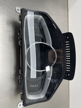 Load image into Gallery viewer, SPEEDOMETER CLUSTER Volvo S60 V60 XC60 XC70 15 16 17 18 - NW403861