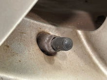 Load image into Gallery viewer, WHEEL RIM LR2 2009-2015 19x8 ALLOY - NW200895
