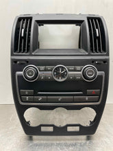 Load image into Gallery viewer, Radio Land Rover LR2 2013 - NW402036