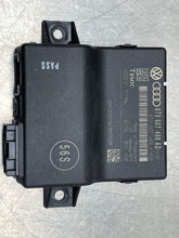 Load image into Gallery viewer, BODY CONTROL MODULE COMPUTER Audi Q5 09 10 11 12 - NW393441
