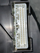 Load image into Gallery viewer, SPEEDOMETER CLUSTER Nissan Sentra 2014 14 2015 15 - NW403766