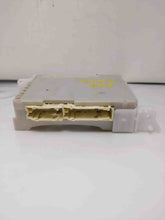 Load image into Gallery viewer, Fuse Box Toyota Prius 2016 - NW65940