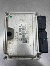 Load image into Gallery viewer, ECU ECM COMPUTER Volkswagen Beetle 2001 01 Auto 2.0L - NW395498