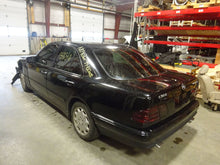 Load image into Gallery viewer, CARRIER ASSEMBLY REAR Mercedes E300D Turbo 1998 98 99 - NW46922
