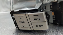 Load image into Gallery viewer, Info-Gps Screen LEXUS RX400H 2007 - NW105535
