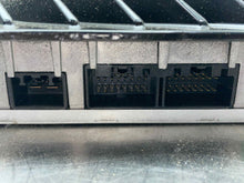 Load image into Gallery viewer, AMPLIFIER Jaguar Vanden Pl XJ XJL 2013 13 2014 14 - NW401944