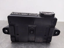 Load image into Gallery viewer, KEYLESS ENTRY CONTROL MODULE COMPUTER Vanden Pl XJ XJL XJR 2010-2014 - NW393616
