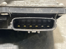 Load image into Gallery viewer, Throttle Body Hyundai Veloster 2016 - NW404629