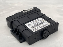 Load image into Gallery viewer, Transmission Computer Volkswagen Touareg 2004 04 2005 05 4.2L - NW38908
