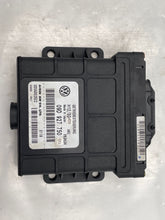 Load image into Gallery viewer, Transmission Computer Volkswagen Touareg 2004 04 2005 05 4.2L - NW38908