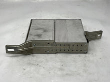 Load image into Gallery viewer, AMPLIFIER Solara 2000 00 2001 01 2002 02 2003 03 - NW402072