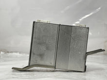 Load image into Gallery viewer, AMPLIFIER Solara 2000 00 2001 01 2002 02 2003 03 - NW402072