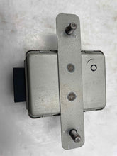 Load image into Gallery viewer, TRANSFER CASE COMPUTER Tribute 2001 01 2002 02 03 04 - NW34158