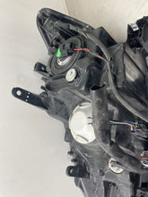Load image into Gallery viewer, Headlight Lamp Assembly Nissan Rogue 2017 - NW436074