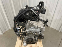 Load image into Gallery viewer, Engine Motor Nissan Rogue 2017 - NW395772