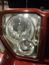 Load image into Gallery viewer, HEADLIGHT LAMP ASSEMBLY Jeep Liberty 08 09 10 11 12 Right - NW102057