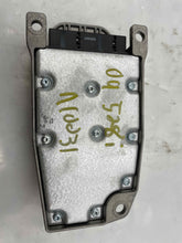 Load image into Gallery viewer, AIR BAG COMPUTER 535i 530i 650i 525i 550i 2006 06 2007 07 2008 08 09 10 - NW29502