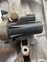 Load image into Gallery viewer, TRANSFER CASE F250SD Pickup F350SD Pickup 2011 11 2012 12 - NW404517
