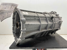 Load image into Gallery viewer, TRANSFER CASE Audi Q7 2011 11 2012 12 2013 13 2014 14 2015 15 - NW404526