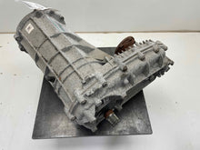 Load image into Gallery viewer, TRANSFER CASE Audi Q7 2011 11 2012 12 2013 13 2014 14 2015 15 - NW404526