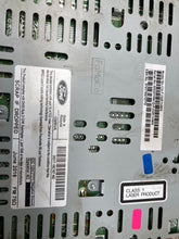 Load image into Gallery viewer, Radio Ford Taurus 2016 - NW401791