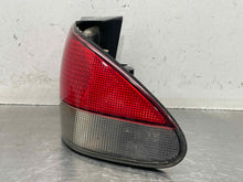 Load image into Gallery viewer, OUTER TAIL LIGHT LAMP Saab 9-3 99 00 01 02 03 Right - NW404935