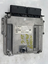 Load image into Gallery viewer, ECU ECM Computer Hyundai Elantra 2016 - NW60212