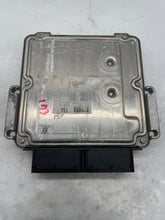 Load image into Gallery viewer, ECU ECM Computer Hyundai Elantra 2016 - NW60212
