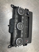 Load image into Gallery viewer, Temperature Controls Land Rover Evoque 2017 - NW407568