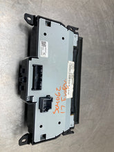 Load image into Gallery viewer, Temperature Controls Land Rover Evoque 2017 - NW407568